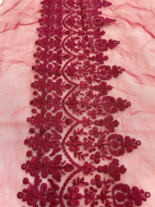 Threads Embroidery Pink Border